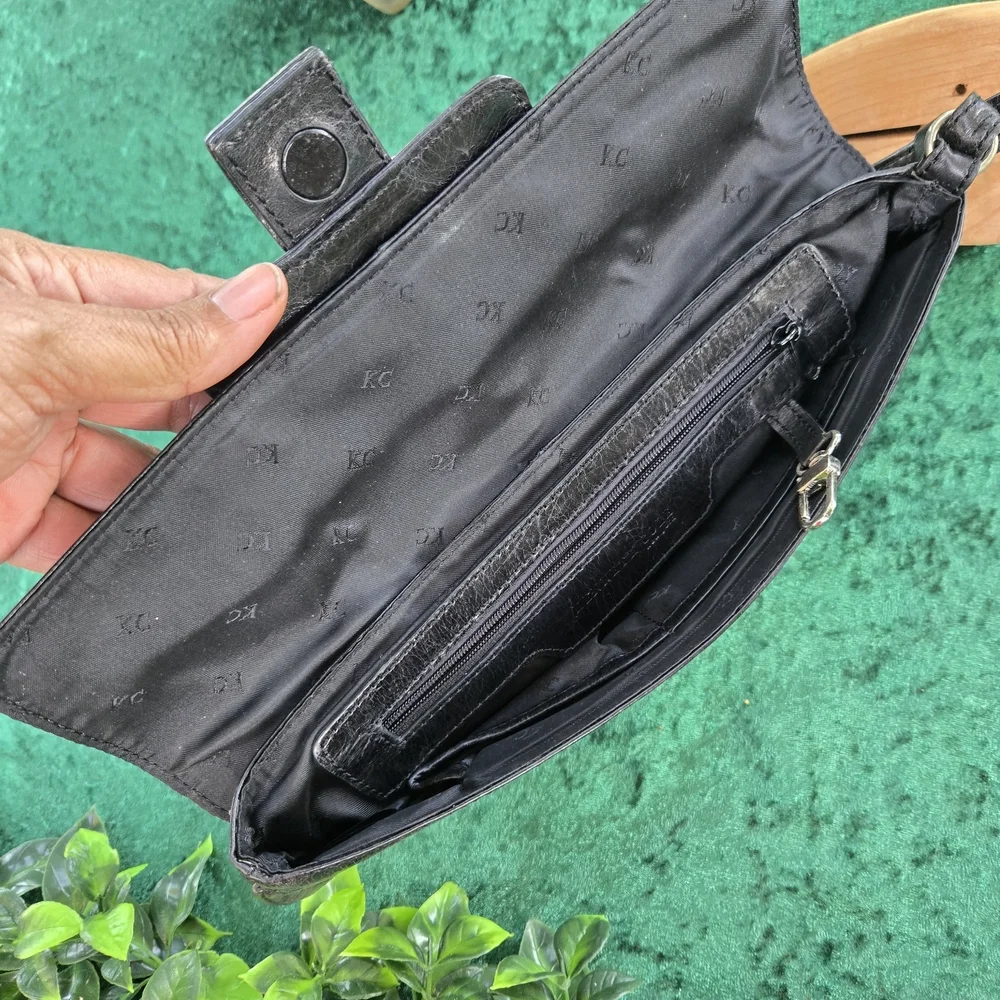 Kenneth Cole Reaction Black Leather Cosmetic Clutch 395